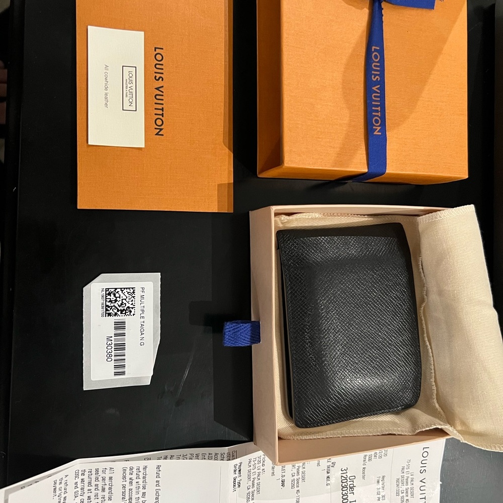Men’s Louis Vuitton Wallet - Picture 7 of 8